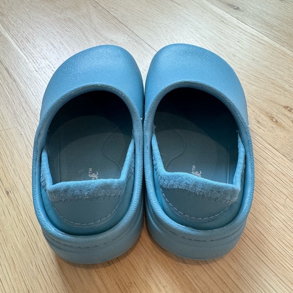 NWOT • Cat & Jack • Rowan Pull On Water Shoes • Size 5 - Picture 3 of 6